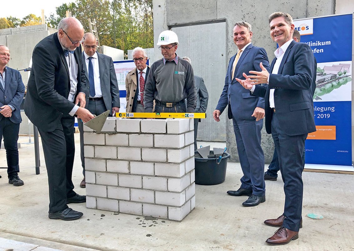 Grundsteinlegung für den Neubau am AMEOS Klinikum Heiligenhafen