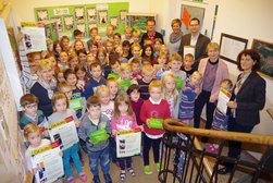 Oberarzt des AMEOS Klinikums Aschersleben unterstützt Schulprojekt der AOK Sachsen-Anhalt